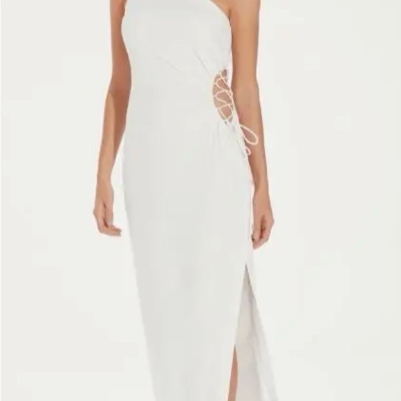 Vix Paula Hermanny Dresses & Skirts - Vix Paula Hermanny Chic One-Shoulder White Linen Dress